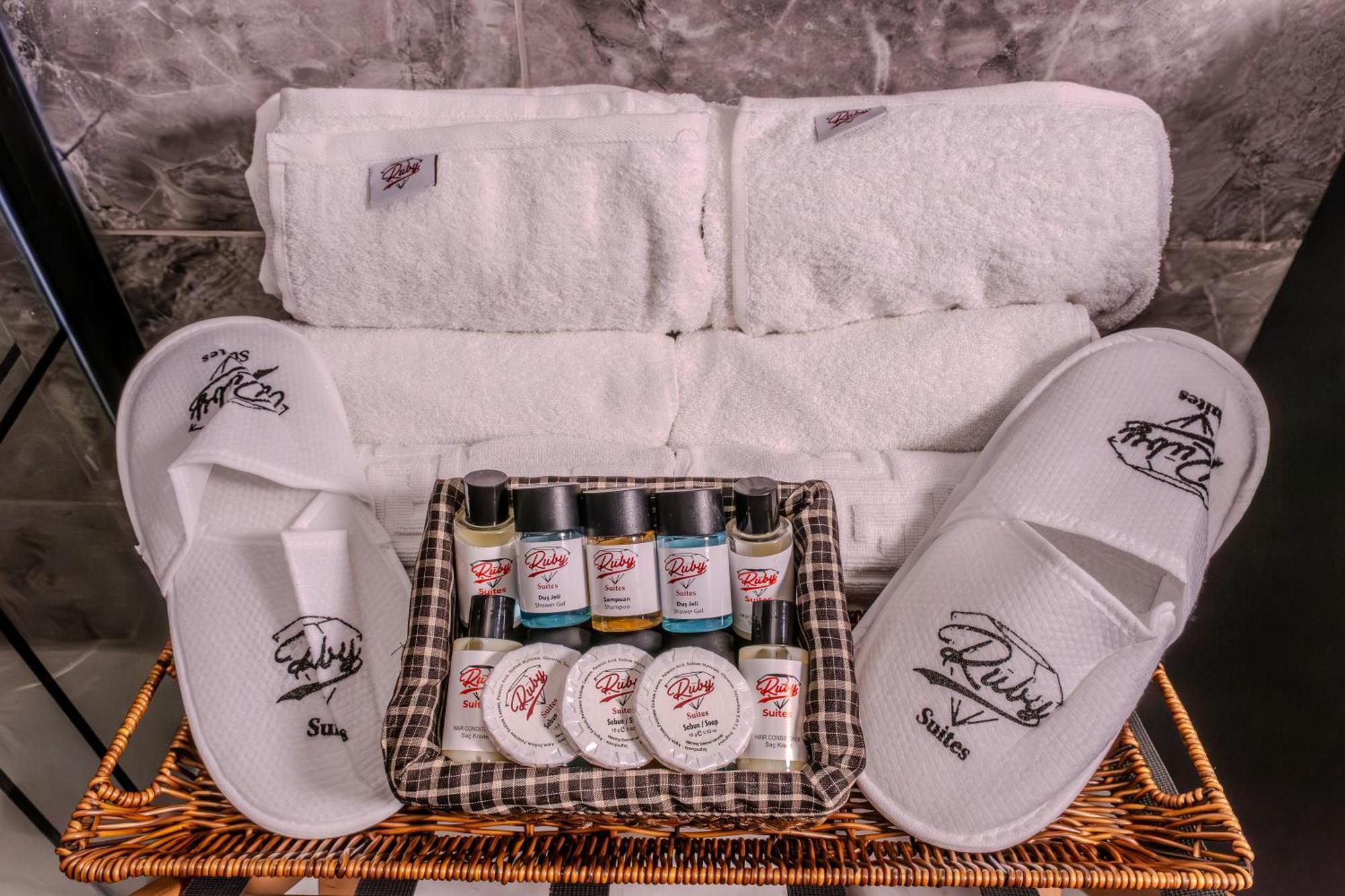 Ruby Hotel Истанбул Екстериор снимка