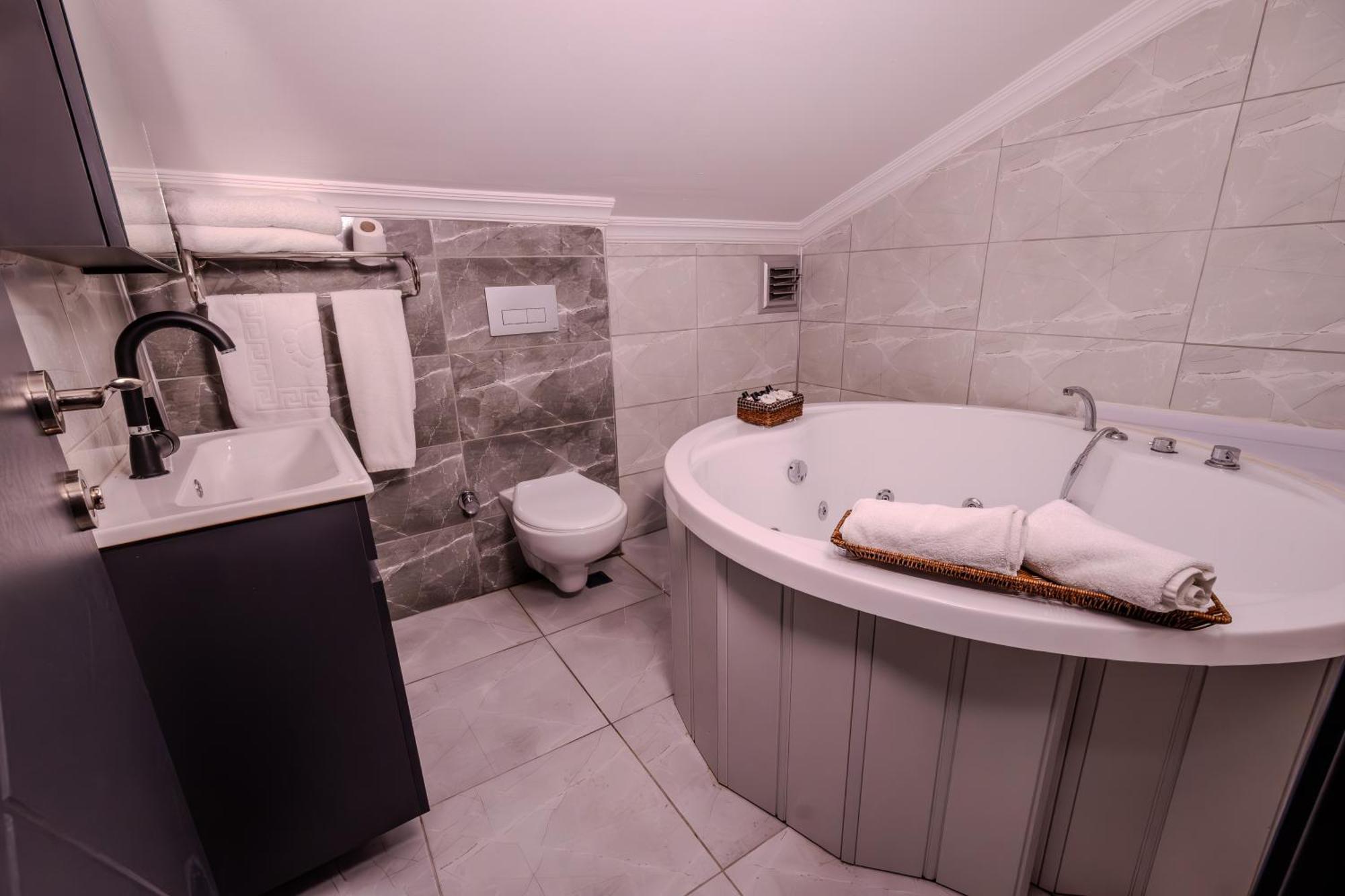Ruby Hotel Истанбул Екстериор снимка