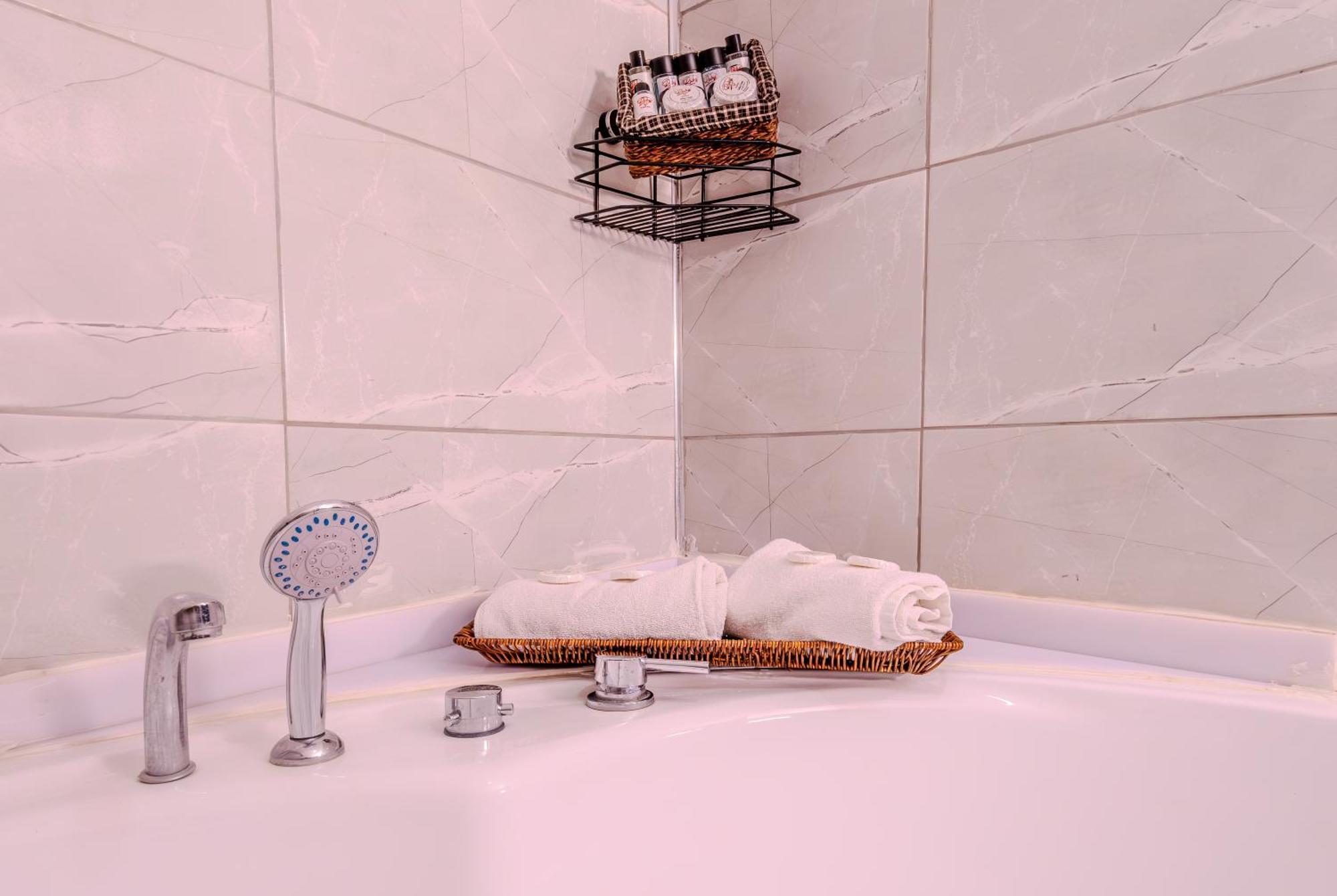 Ruby Hotel Истанбул Екстериор снимка